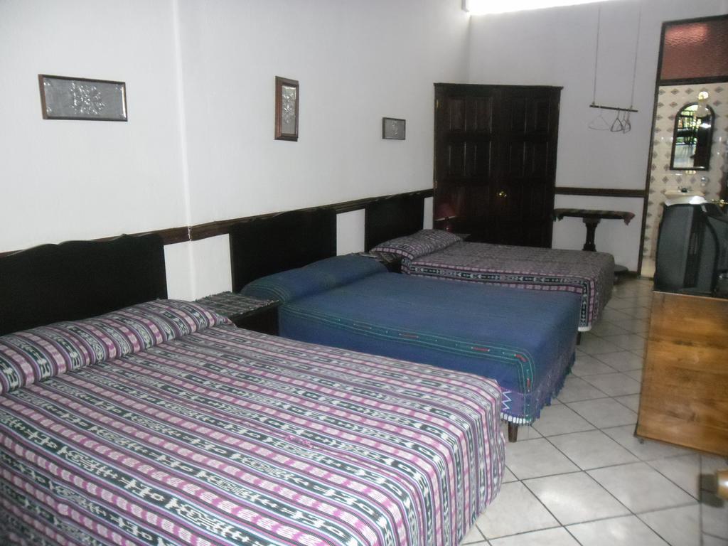 Hotel Santa Ana Antigua Room photo
